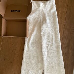 Skims cozy pants🤍